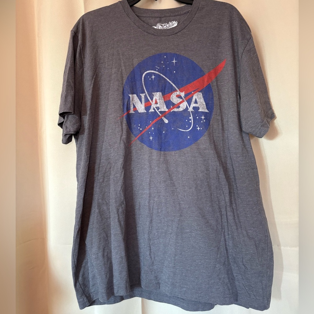 Gently Worn Old Navy Men’s Jersey T-Shirt
